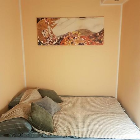 Apartament W2, Mieszkanie Dla Wszystkich โคนิน ภายนอก รูปภาพ